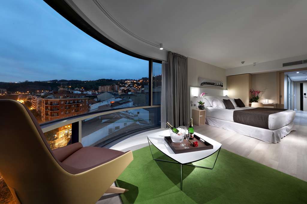 Hotel Barcelo Bilbao Nervion Zimmer foto